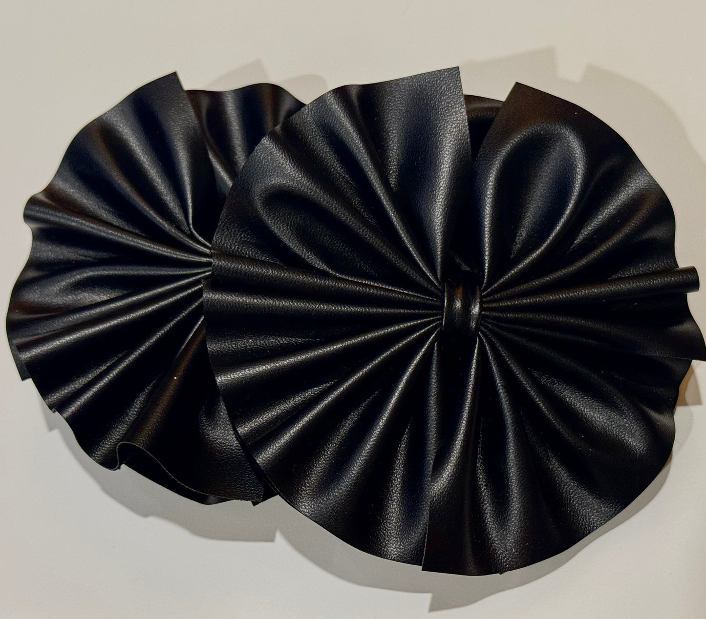 Black Pleater Shredded Bows