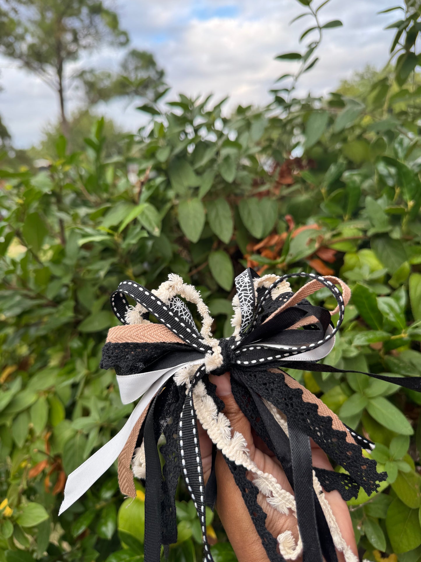 Neutral Colors Junk Bow
