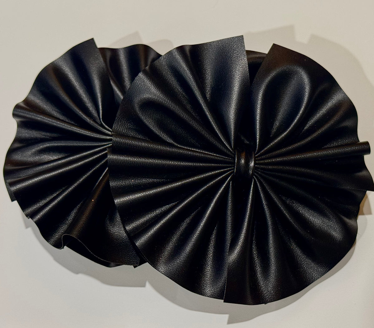 Black Pleater Shredded Bows